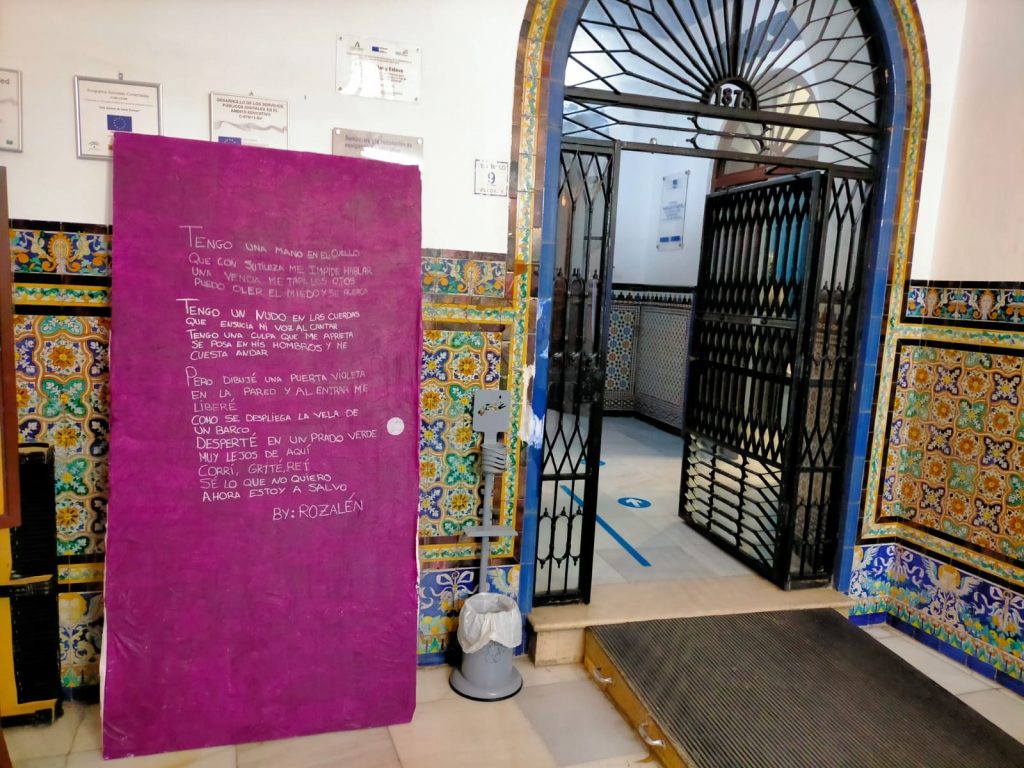 Figuras y textos para denunciar la violencia de género