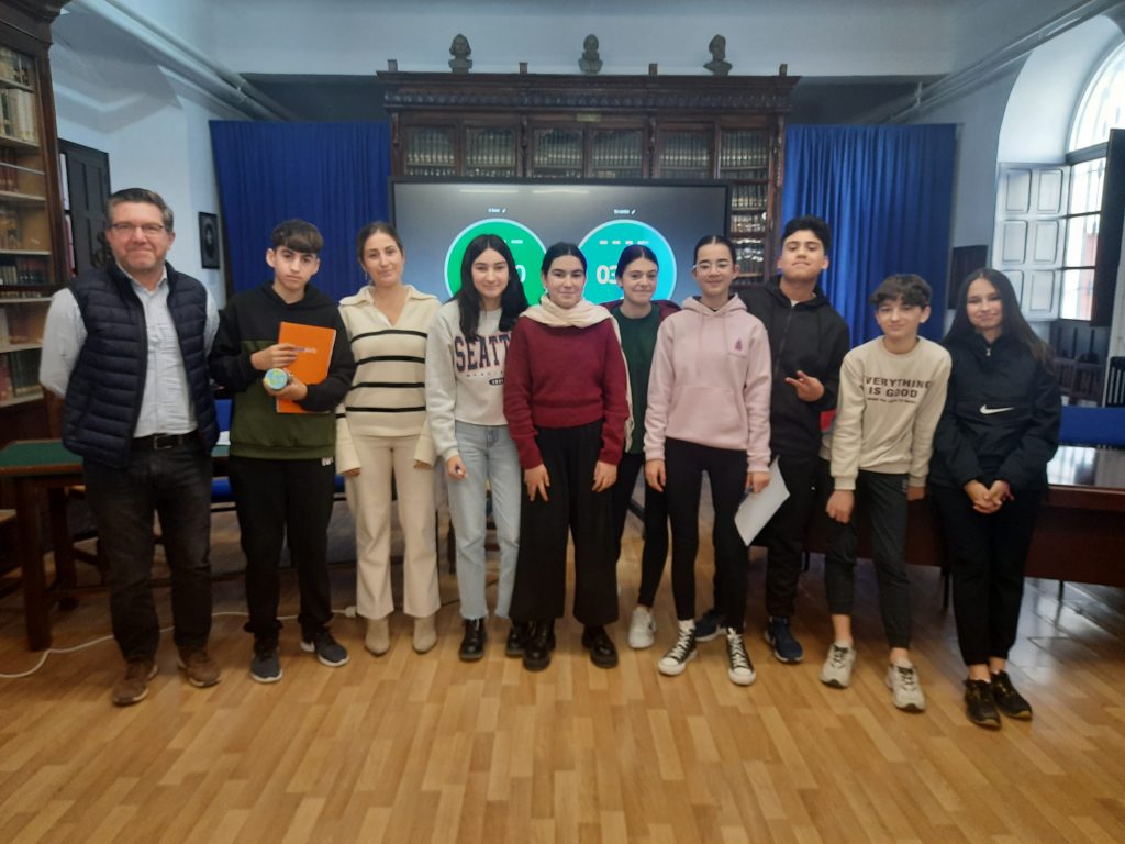 SESIONES DE DEBATE EN LA BIBLIOTECA