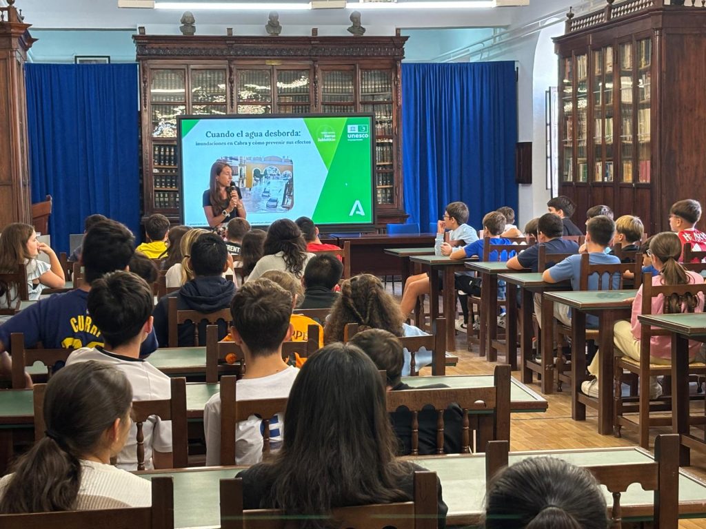 Charla sobre las inundaciones en Cabra y su prevención en el IES Aguilar y Eslava